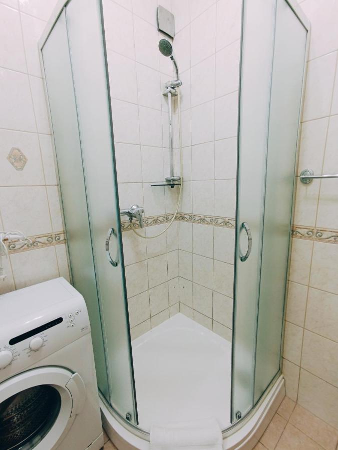 Old Town Retreat With Stunning Views 2 Bedroom Apartment Nearby The Church Of Saint Peter Рига Экстерьер фото