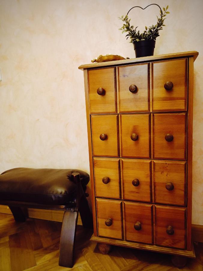 Old Town Retreat With Stunning Views 2 Bedroom Apartment Nearby The Church Of Saint Peter Рига Экстерьер фото